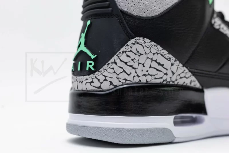 Air Jordan 3 Retro 'Green Glow' - Image 9