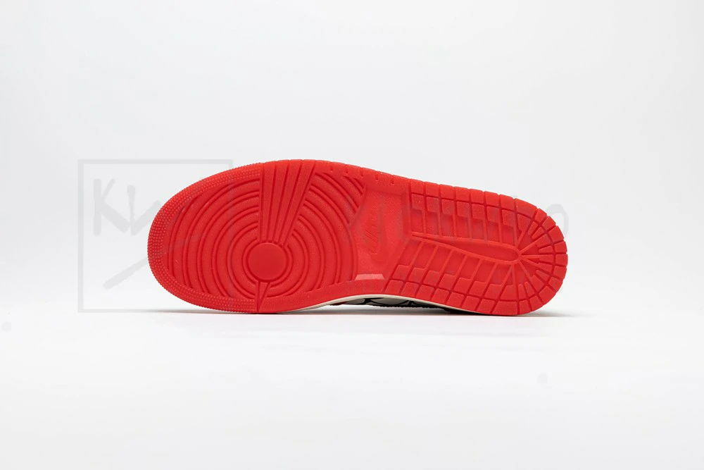 Marvel x Air Jordan 1 Retro High OG 'Next Chapter' - Image 4