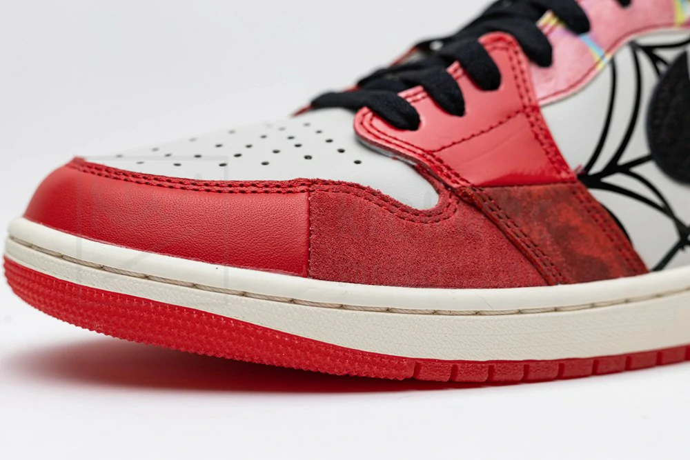 Marvel x Air Jordan 1 Retro High OG 'Next Chapter' - Image 8
