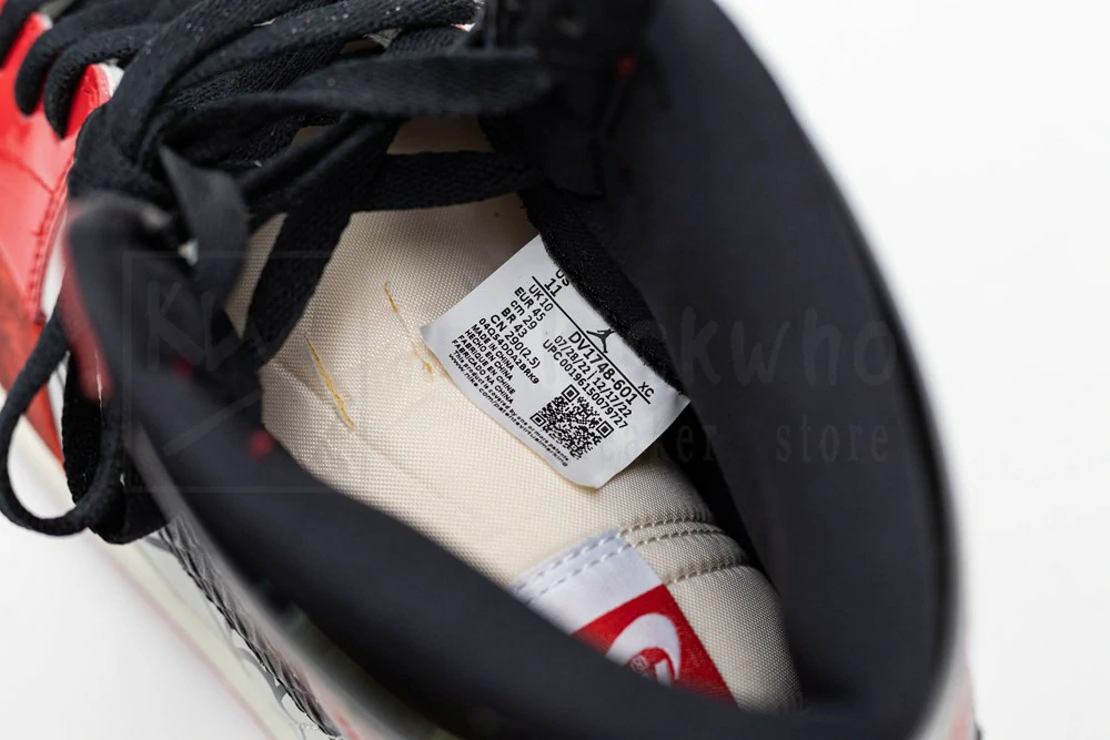 Marvel x Air Jordan 1 Retro High OG 'Next Chapter' - Image 17